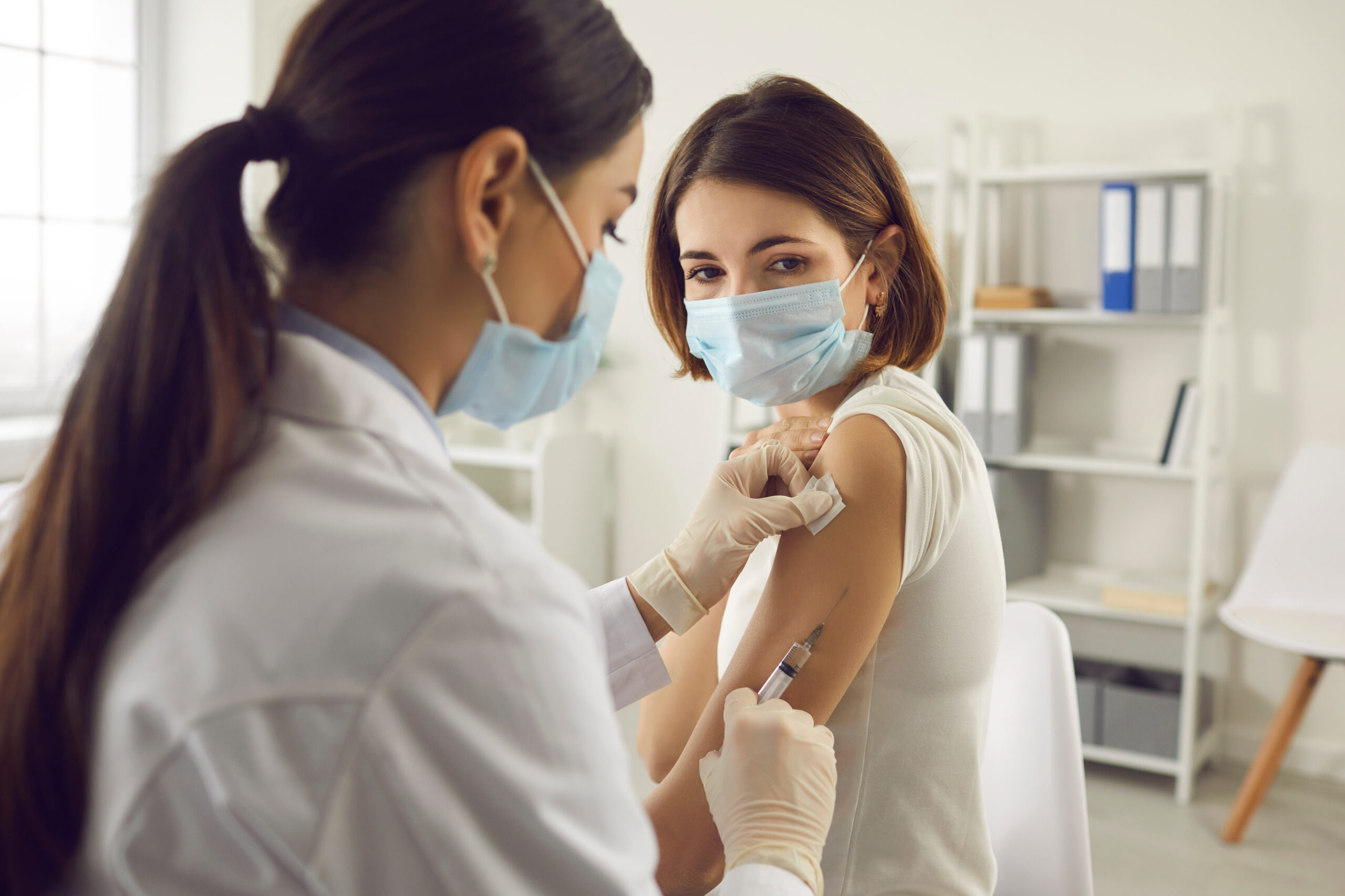 Cambio de clima e influenza: ¿Por qué nos enfermamos más en invierno?