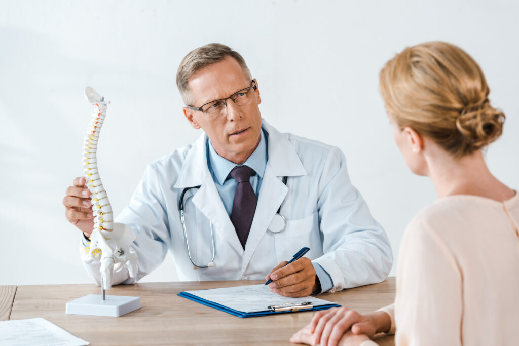 Protege tu calidad de vida con un diagnóstico temprano sobre la osteoporosis.